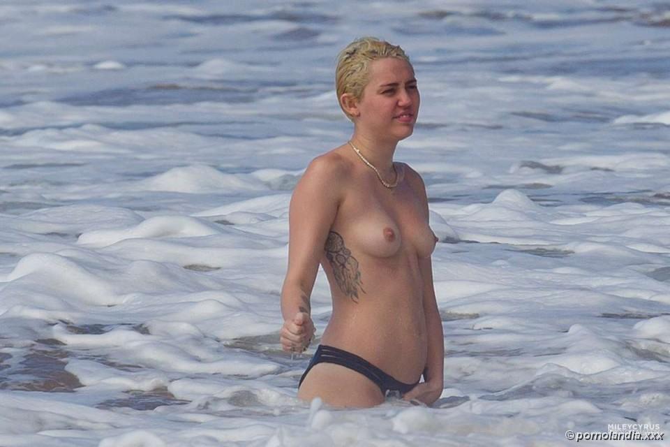 Miley Cyrus desnudo cayó en la red - Foto 212562