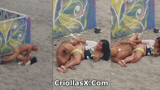 Un par de amigos sorprendieron tener relaciones sexuales en una playa en Ecuador – Creole Porn